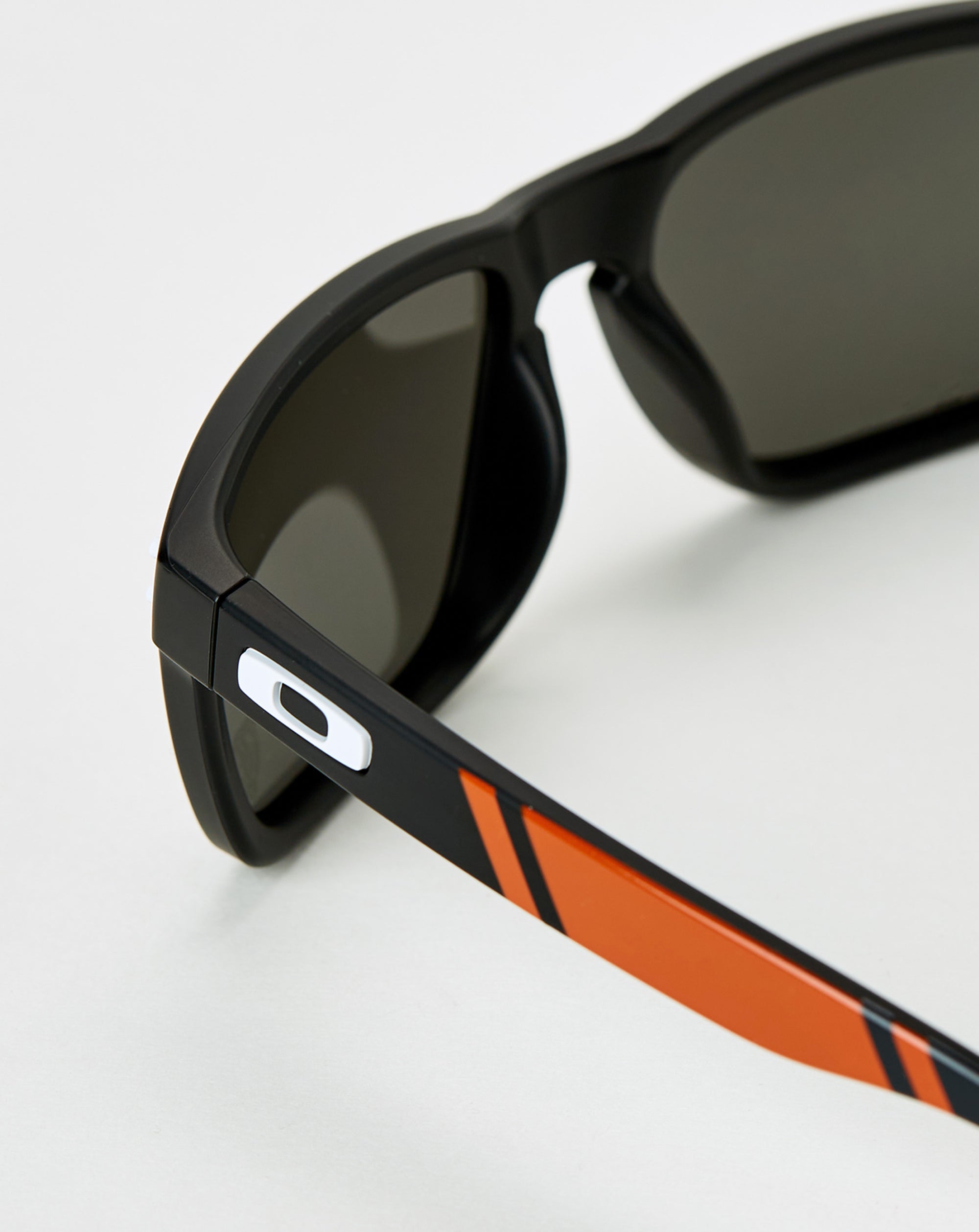Oakley NFL Holbrook 'Chicago Bears' - Rule of Next Accessories