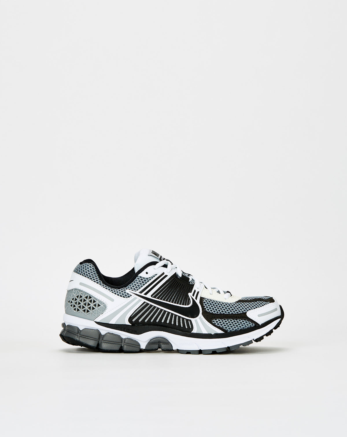 Nike Zoom Vomero 5 SE SP. Underground Footwear. Rule of Next Streetwear.