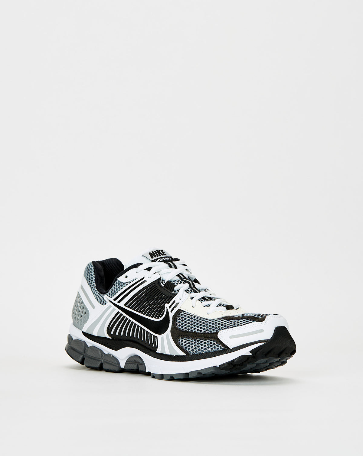 Nike Zoom Vomero 5 SE SP. Underground Footwear. Rule of Next Streetwear.