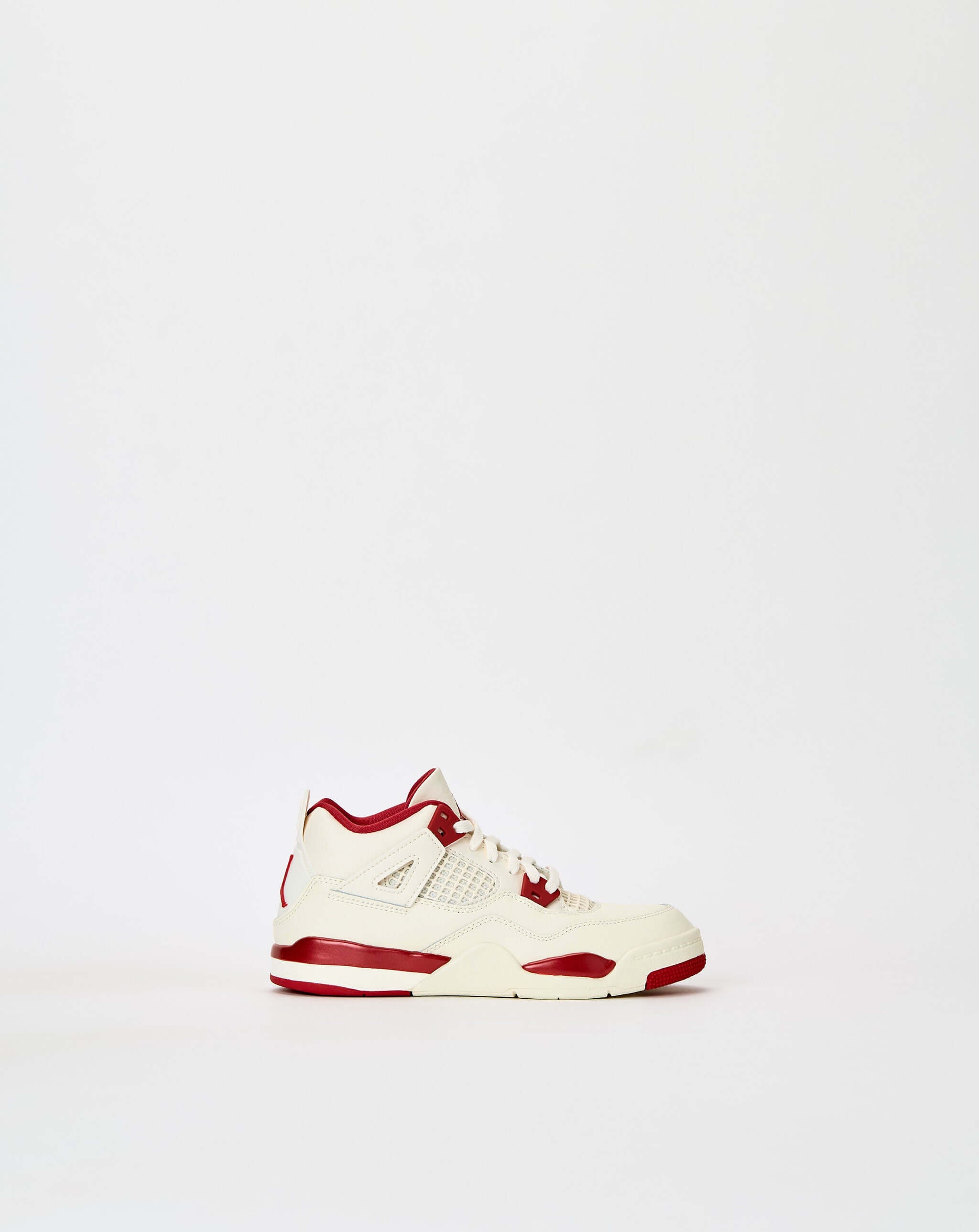 jordan retro 4 metallic red outfit