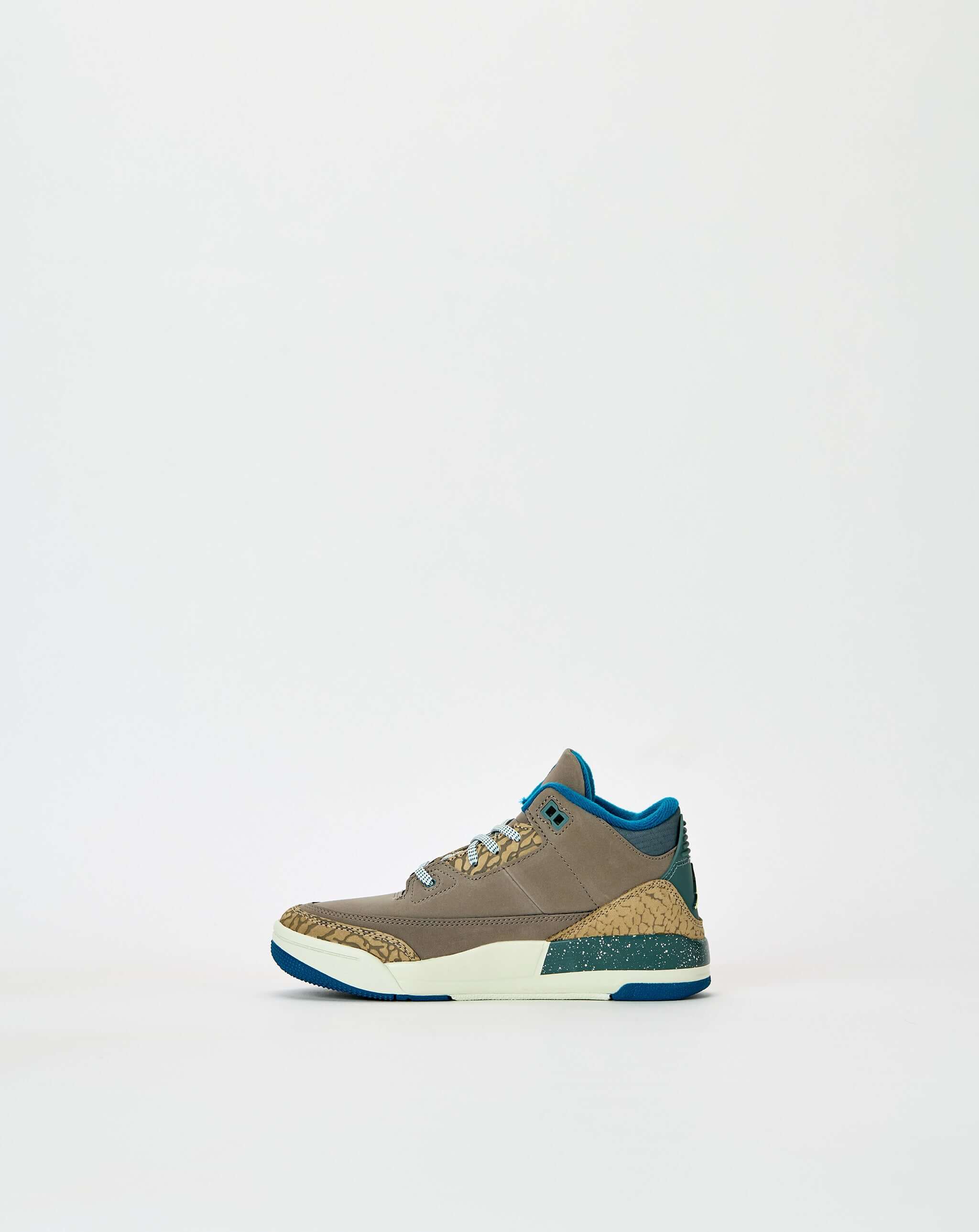 Air Jordan Kids' Air Jordan 3 Retro (PS). Underground Footwear. Rule of Next Streetwear.
