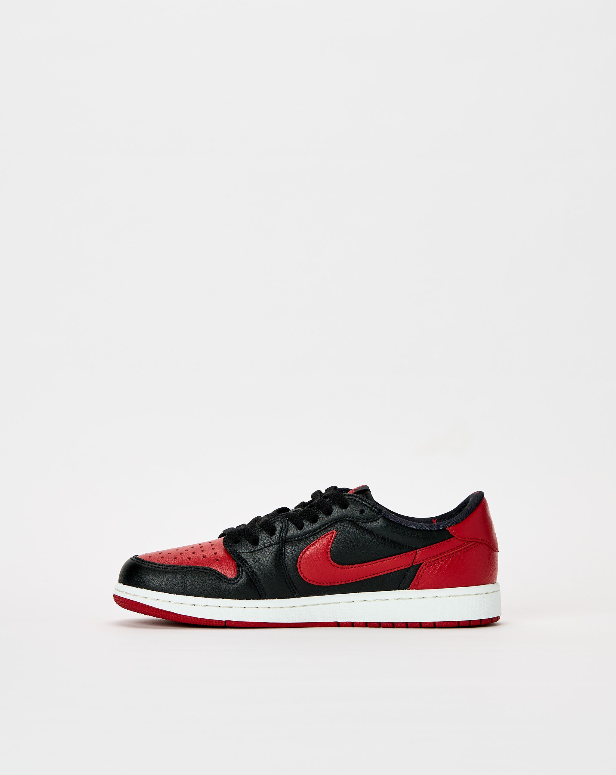Air Jordan Air Jordan 1 Retro Low OG 'Banned'. Underground Footwear. Rule of Next Streetwear.
